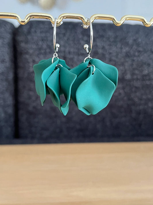 Créoles DOLLY -  pétales de fleur en acier inoxydable et acrylique