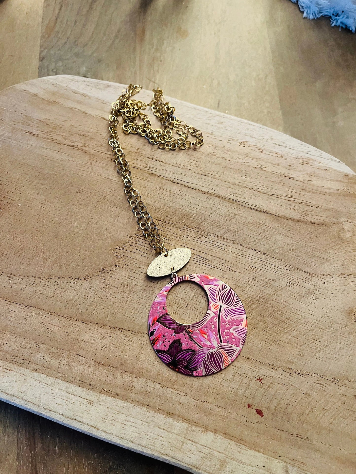 Sautoir ELIANE - acier doré et imprimé fleur