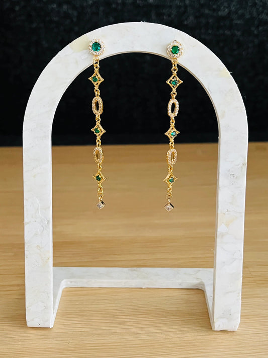 Boucles d’oreilles GILDA - doré à l’or fin 18k,  zircons vert et cristal