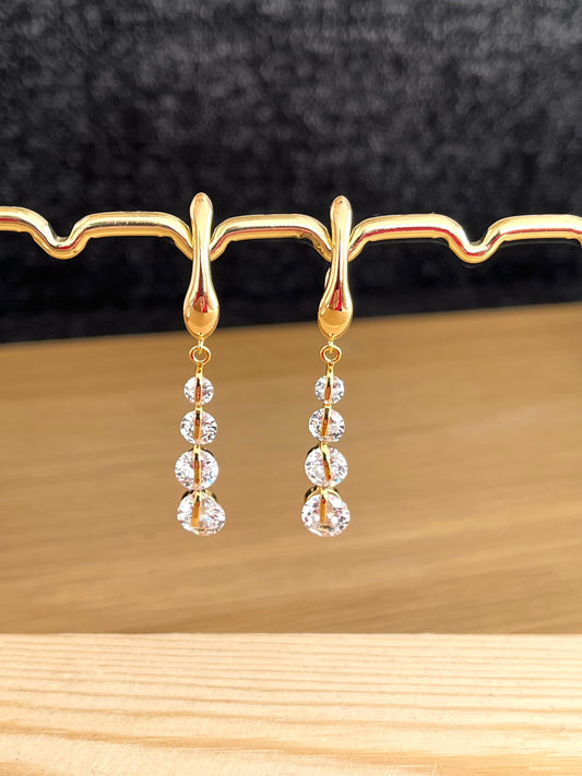 Boucles d’oreilles NOA - doré à l’or fin 18k et strass en verre cristal