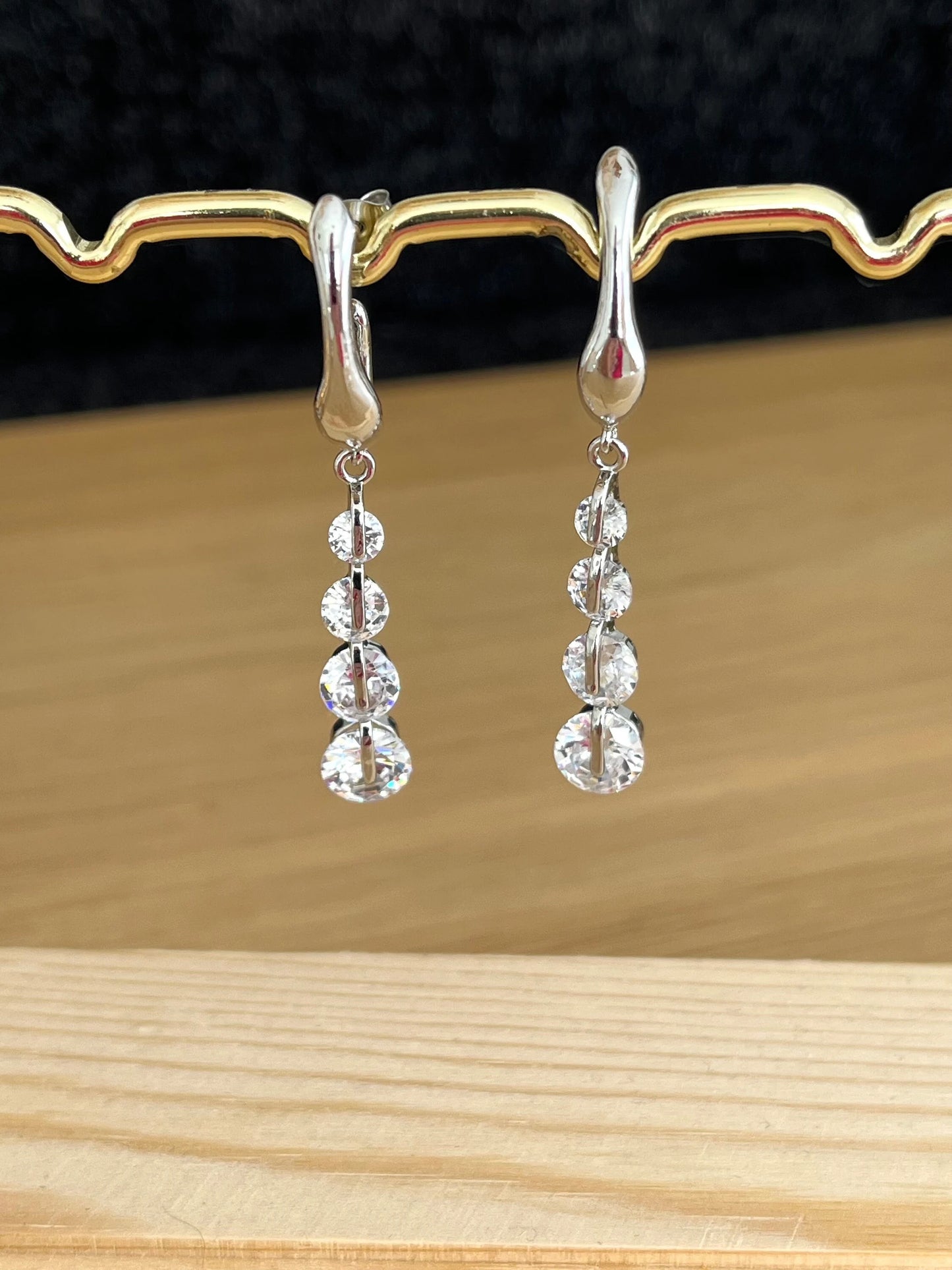 Boucles d’oreilles NOA - argenté et strass en verre cristal