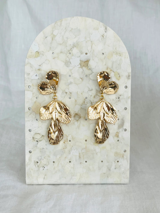 Boucles d’oreilles NORA - feuille pendante doré