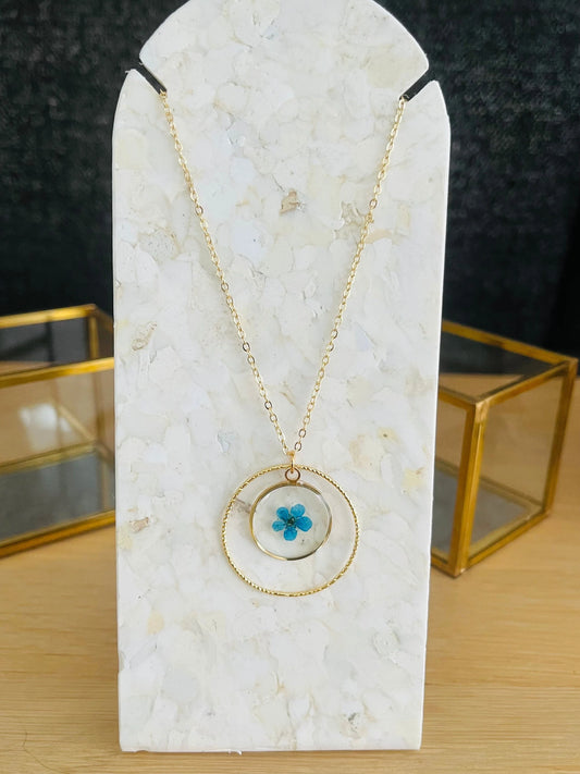 Collier NATHAN -  doré à l’or fin 18k et fleur séchée bleue